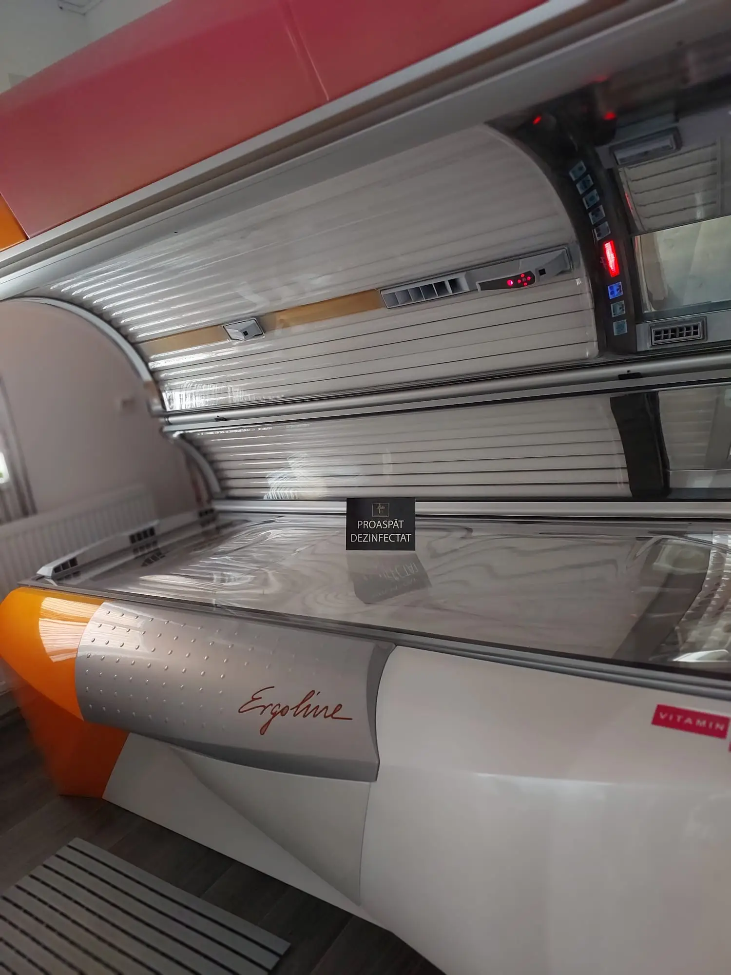 Solarium ErgoLine la salonul Lidia Lux din Râșnov